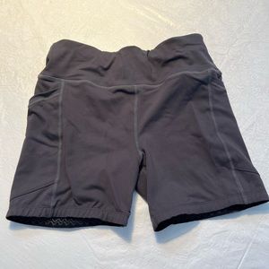 Kiava workout shorts 6 inch.